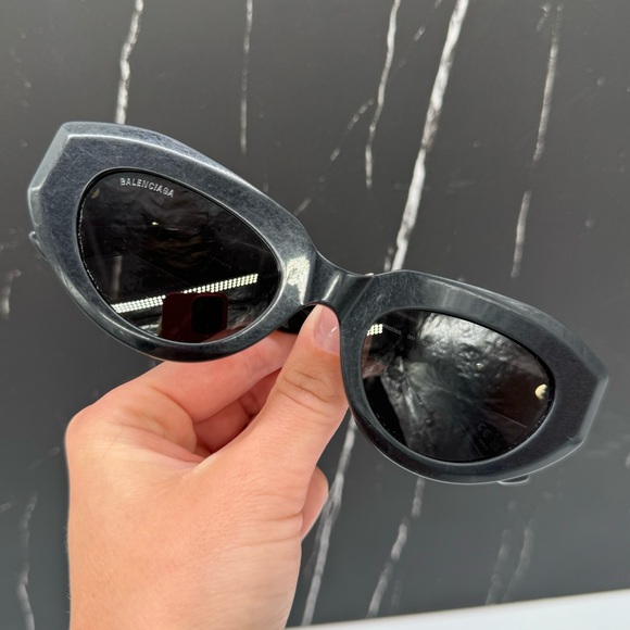NEW BB0236S 001 BALENCIAGA BLACK WOMEN CAT EYE BALENCIAGA SUNGLASSES - Picture 5 of 12